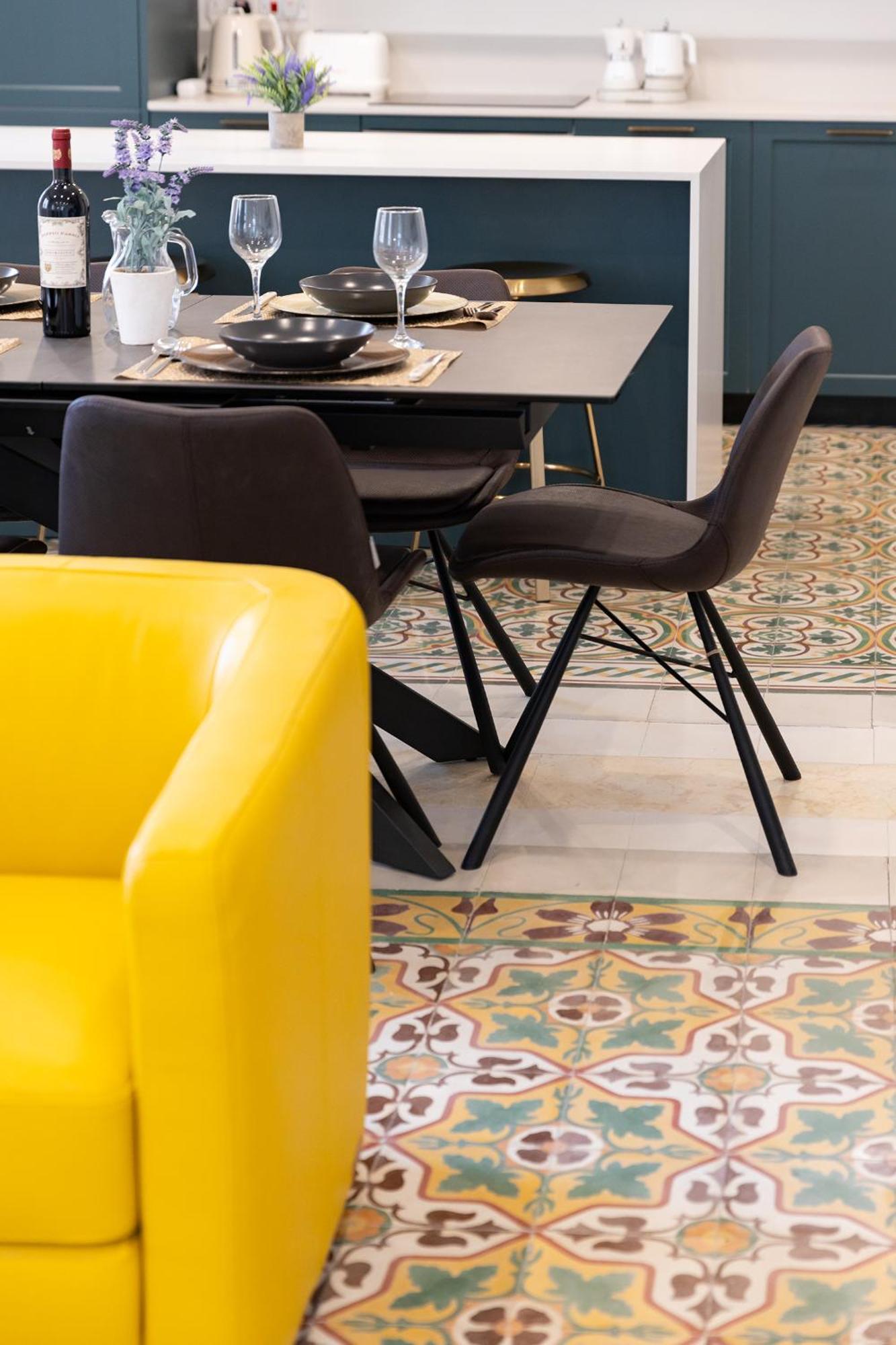 Florette Suite Designer Finish With Stunning Lounge Terrace By Arcobnb 일 푸리아나 외부 사진