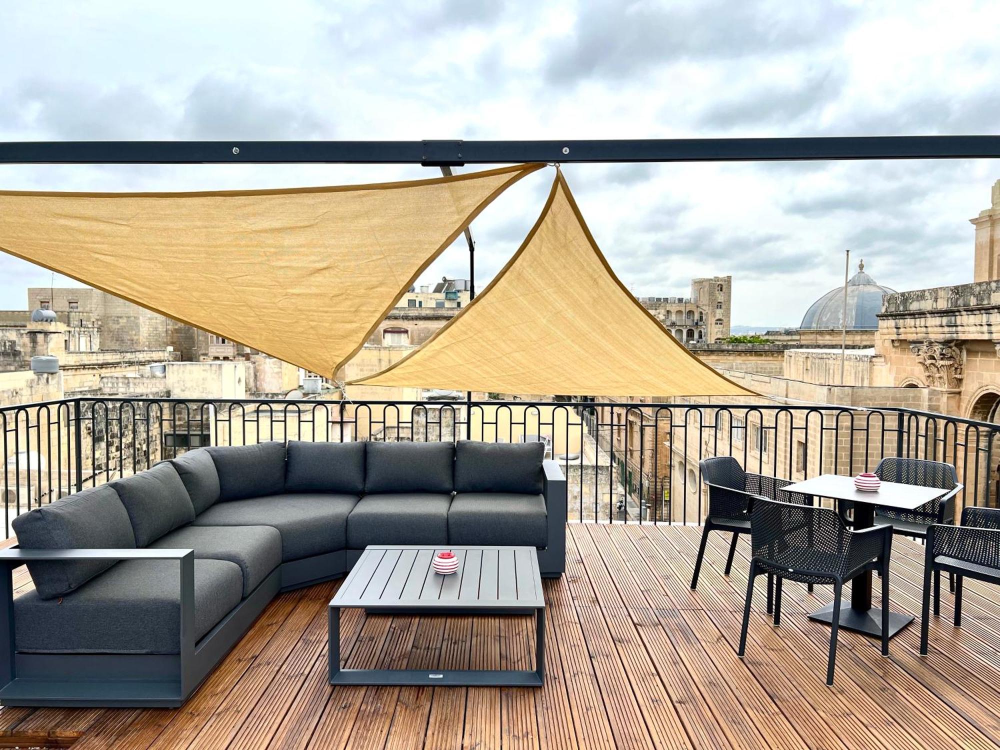 Florette Suite Designer Finish With Stunning Lounge Terrace By Arcobnb 일 푸리아나 외부 사진